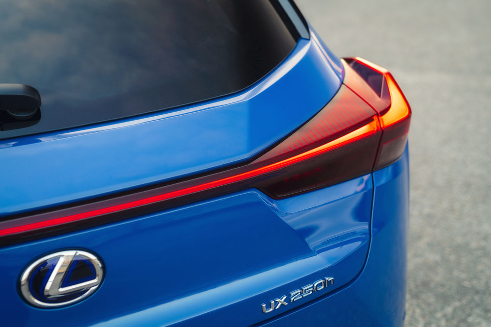 Lexus UX_HV E Four_Celestial Blue GF16.jpg