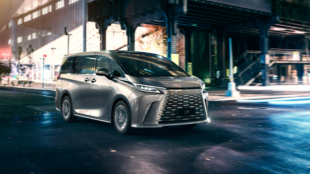 Lexus LM_World Premier_01.jpg