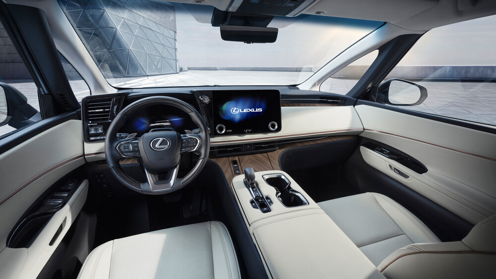 Lexus LM_World Premier_08.jpg