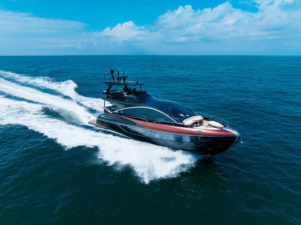 lexusyachtly680.jpg