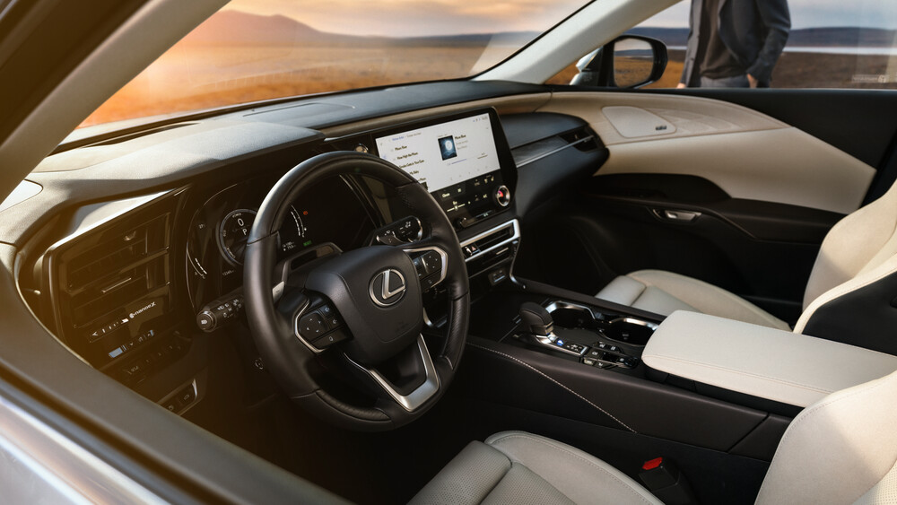 Lexus RX_Interior_Design_02.jpg